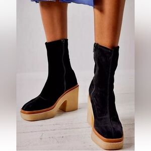 NWOB Free People Gigi Black Suede Heeled Ankle Boots With *CALLOUT Sz 9